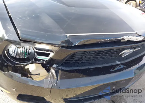 2011 Ford Mustang V6 Premium z USA, uszkodzony, nr VIN 1ZVBP8AM2B5153566